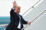 Tổng thống Mỹ Donald Trump rời Việt Nam