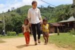 Giá mà thu hãy muộn sang...
