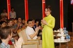 Nữ tỷ phú Việt và cuộc trò chuyện cùng đoàn học sinh trường hoàng gia thế giới