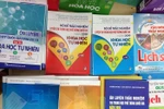 Xuất hiện nhiều loại tài liệu ôn thi vào lớp 10 và thi tốt nghiệp