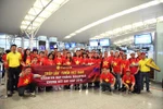 Đoàn cổ động viên lên đường "tiếp lửa" cho đội tuyển Việt Nam
