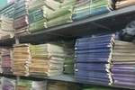 Giờ đây, nhiều thư viện trong nhà trường tủ sách dùng chung đã mốc meo