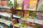 Sách bài tập cấp tiểu học là nguyên nhân chính dẫn đến học thêm