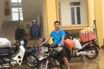 Lặng nhìn dòng suối chảy, thương con đường học sinh đến lớp