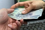 Chuyện khen thưởng và hoa hồng cuối năm học