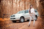 Người đẹp Việt ngơ ngác bên rừng cao su ngút ngàn