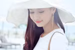 Chọn mũ rộng vành duyên dáng như sao Việt