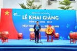 Ban Mai School: 3.000 HS, thầy cô, cha mẹ tặng sách, cây trong "Khai giảng xanh"