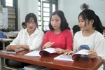 Độc đáo cuốn sách giúp học sinh ôn thi môn Lịch sử qua thơ của cô giáo Ngọc Hà