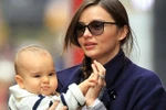 Nhóc tì 10 tháng của Miranda Kerr... trêu các tay săn ảnh