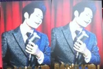 Fan của Bằng Kiều chịu chơi hơn cả Tây!