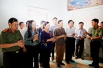Những hình ảnh xúc động của phu nhân Chủ tịch nước với bà con vùng lũ