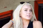Lindsay Lohan: "Chụp nude giúp tôi tự tin"
