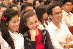 Tăng Thanh Hà và em gái chồng hút hồn sinh viên