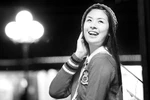 Ngọc Hân một mình giữa phố đêm
