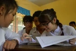 “Lớp đó sướng thế? Thầy cô dễ không à. Ai như bên này toàn bà la sát”