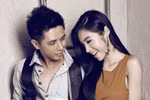 Elly Trần kín đáo tạo dáng bên hot boy 