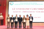 Trường ĐH Tài nguyên và Môi trường Hà Nội có thêm 1 giáo sư và 4 phó giáo sư