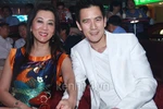 Kỳ Duyên nắm tay bạn trai chốn đông người