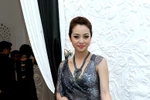 Jennifer Phạm lộng lẫy với váy đuôi cá