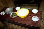 Cứ tiêu tiền, tôi lại nghĩ đến "Bữa cơm có thịt"