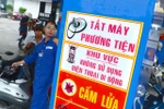Alô ở cây xăng bị phạt đến 5 triệu đồng: Ai phạt? Phạt như thế nào?