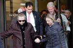 Ngoại trưởng Mỹ Hillary Clinton bất ngờ xuất viện