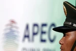 Bắc Kinh bớt lên giọng hùng biện, cố làm sạch khí quyển đón APEC