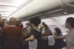 3 khách Trung Quốc bị tống khỏi máy bay ở Campuchia vì ẩu đả