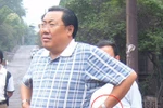 Dân Trung Quốc phẫn nộ với hình ảnh "quan phụ mẫu"