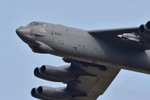 Mỹ tung 2 máy bay ném bom B-52 áp sát "các hòn đảo tranh chấp" trên Biển Đông