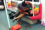 Trung Quốc: Giáo viên trẻ và ông già đánh nhau chí mạng vì chỗ ngồi