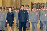Video: Vợ chồng Kim Jong-un tái xuất hiện sau vụ nổ hạt nhân