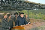  Video: Kim Jong-un trực tiếp quan sát, chỉ đạo tập trận bắn đạn thật