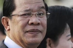 Hun Sen: Quan chức không biết dùng smartphone thì thua cả trẻ chăn trâu