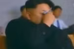 Video: Ông Kim Jong-un bật khóc khi đang xem văn nghệ