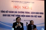 Bộ Giáo dục cần đổi mới triệt để tư duy trước, rồi hãy tính làm sách giáo khoa