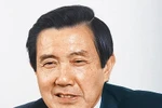 Mã Anh Cửu "hùa theo" Trung Quốc khuấy căng thẳng Biển Đông, Hoa Đông