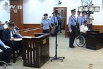 "Tại sao Vương Lập Quân ngồi xe lăn ra tòa làm chứng xử Bạc Hy Lai?"