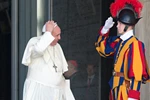  Giáo hoàng thay thế Tư lệnh Cảnh vệ Vatican vì quá cứng nhắc