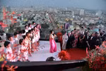 Loạt ảnh đám cưới đẹp như mơ của Đoan Trang trên tầng cao 26