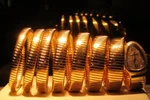 Ngắm 'em sinh đôi' với đồng hồ của Thủy Tiên giá 3.529.800.000 VNĐ