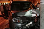 Xe ô tô chết máy bất ngờ chạy, 1 em bé chết thảm, 2 người nguy kịch
