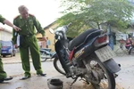 Xe máy bốc cháy, chủ nhân thành đuốc sống
