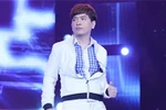 Việt Quang 'hát không ra hơi' ngày tái xuất từ khi nhận 'lưỡng tính'