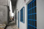 Người đàn ông chết trong tư thế treo cổ tại phòng trọ