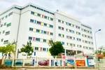Muốn con tiếp tục theo học tại trường Newton thì phụ huynh phải đóng phí giữ chỗ