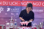 Xem sinh viên trình diễn tay nghề, phô diễn ngôn ngữ