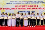 Bộ Giáo dục tặng bằng khen cho 1.355 học sinh giỏi quốc gia