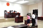 Giảng viên được cử đi học nước ngoài không về... còn kiện Trường